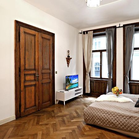 Magnificent King Suite Прага Екстер'єр фото