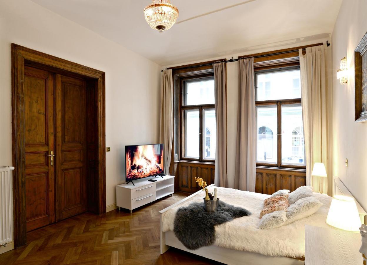 Magnificent King Suite Прага Екстер'єр фото
