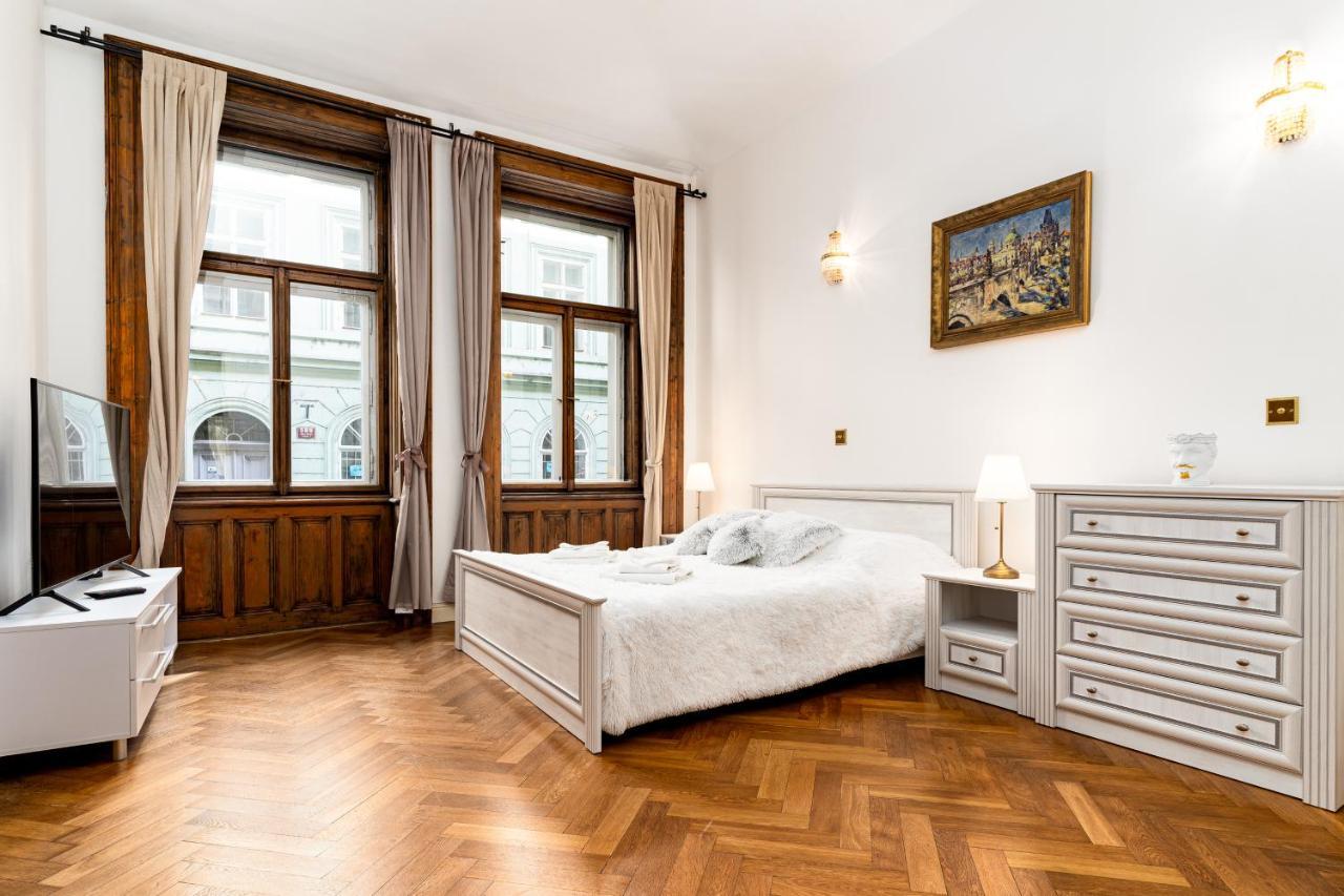 Magnificent King Suite Прага Екстер'єр фото