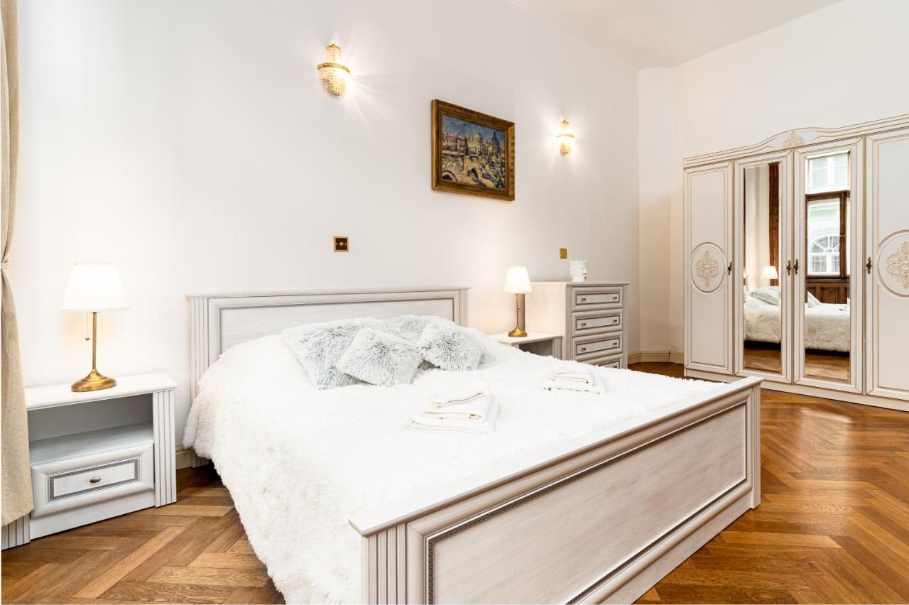 Magnificent King Suite Прага Екстер'єр фото